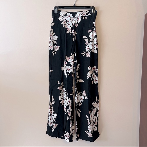 Dynamite Pants - Dynamite Wide Leg Side Zip Floral Pants